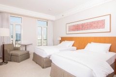 Hotel-Room-Twin