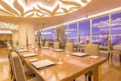 YUM-YUm-restaurant-2